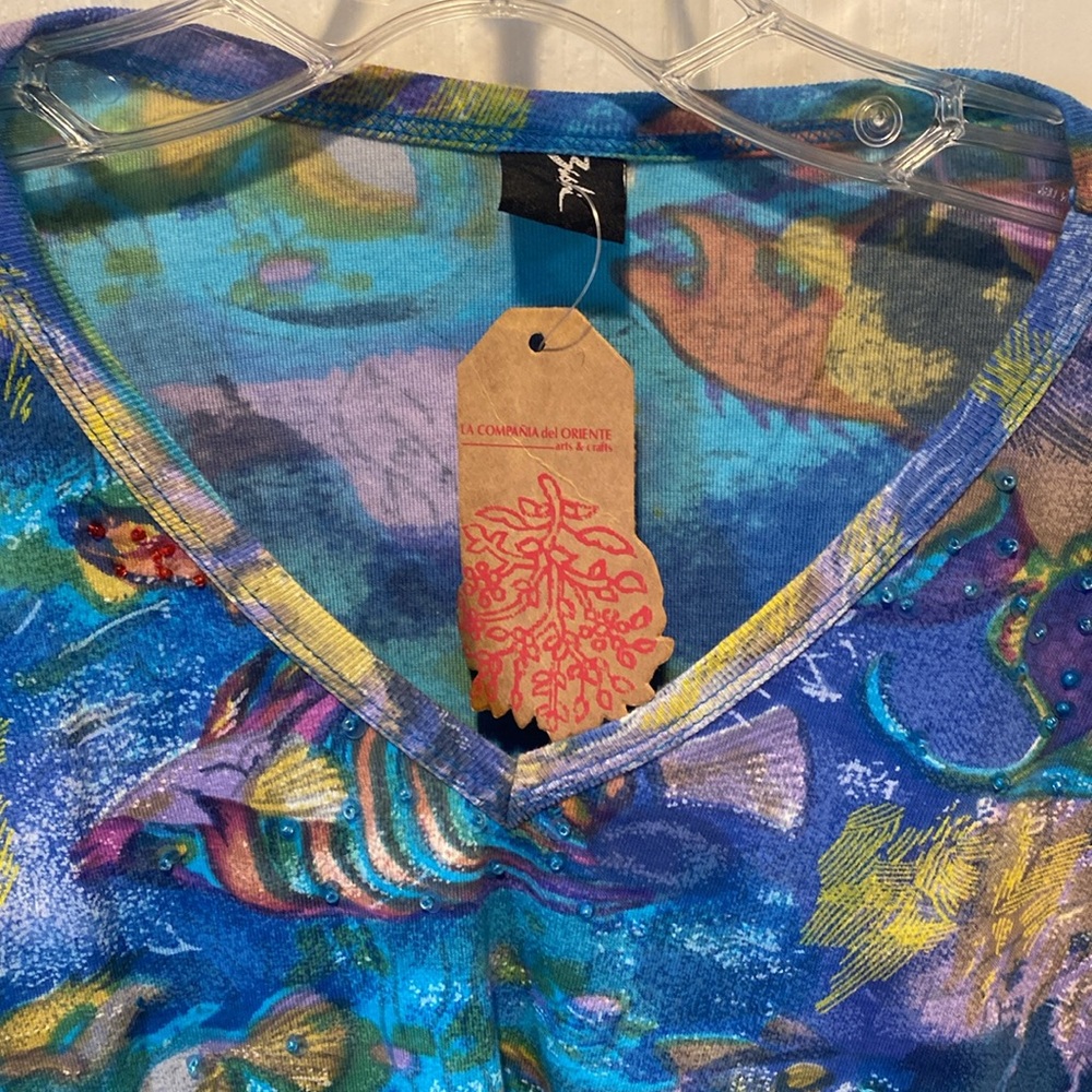 Top. - Picture 3 of 10